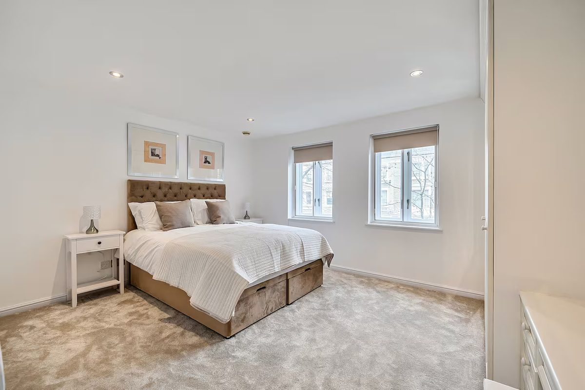 Airbnb bedroom photo: before